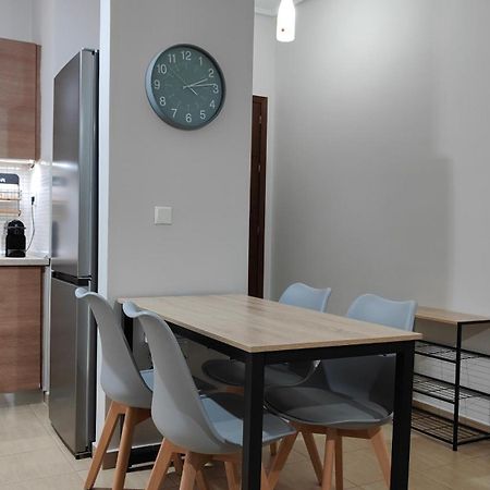 Rock & Roll 1 - Modern Apartment In Trikala 外观 照片