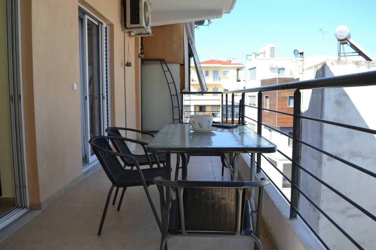 Rock & Roll 1 - Modern Apartment In Trikala 外观 照片
